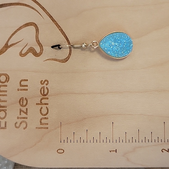 AQUA DRUZY DROP EARRINGS - Picture 6 of 7